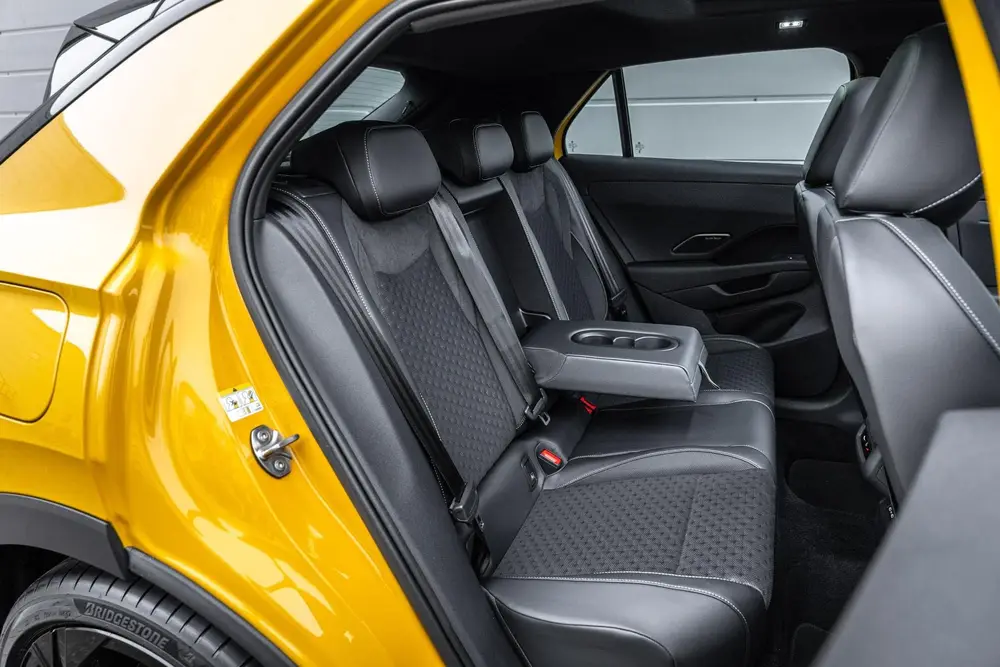 Volkswagen T-Roc 1.5 eTSI 150pk DSG R-Line First Edition | P uit 2026, foto 17