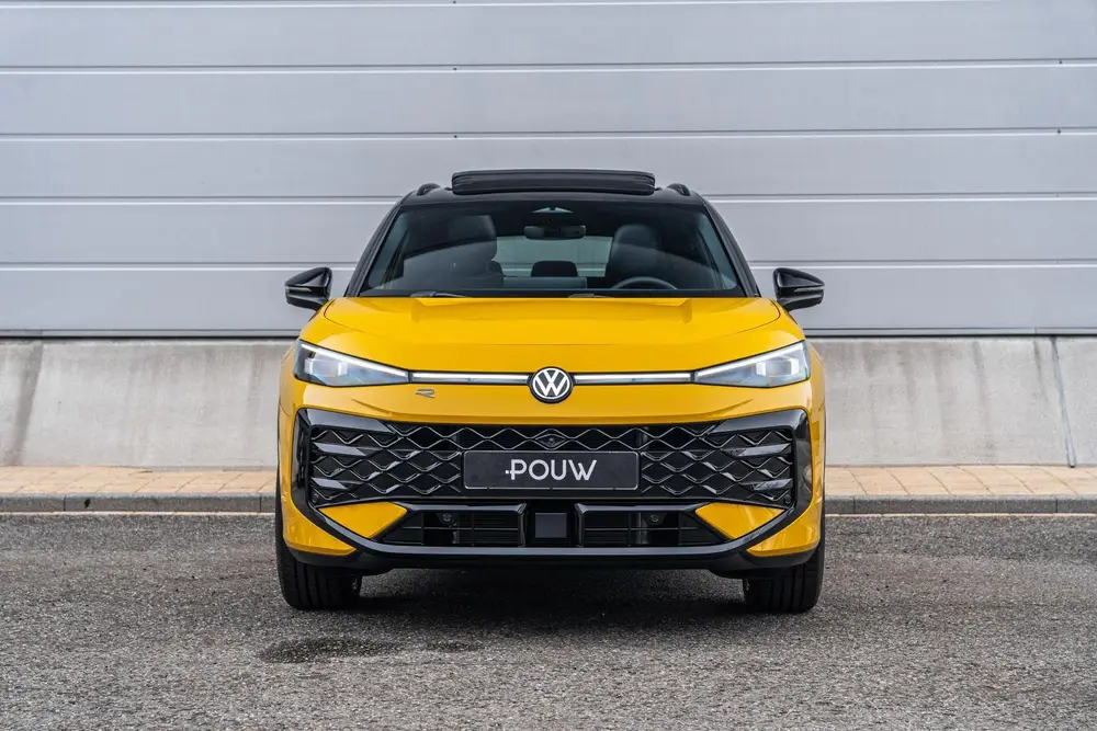 Volkswagen T-Roc 1.5 eTSI 150pk DSG R-Line First Edition | P uit 2026, foto 6