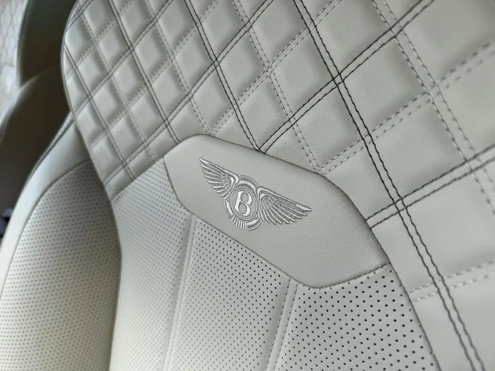 Bentley Bentayga 4.0 V8 First Edition uit 2021, foto 10