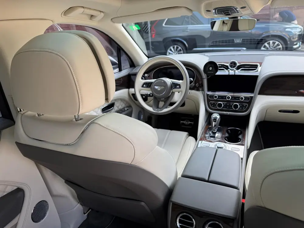 Bentley Bentayga 4.0 V8 First Edition uit 2021, foto 11