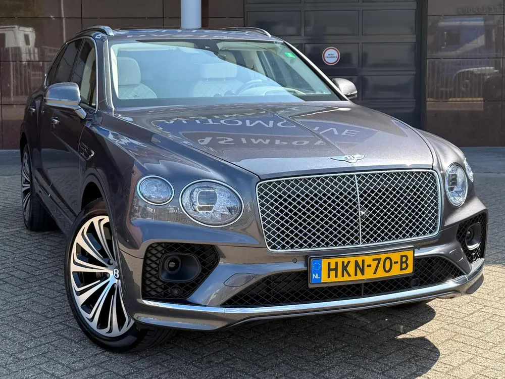 Bentley Bentayga 4.0 V8 First Edition uit 2021, foto 2