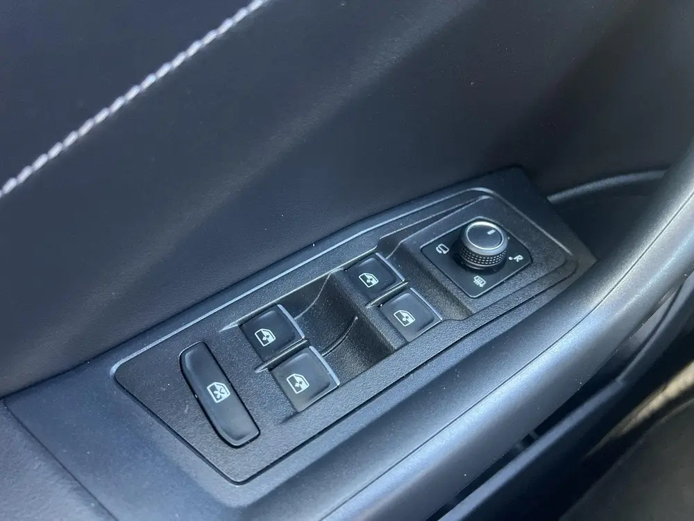 Volkswagen T-Roc 1.5 TSI R-Line | Digi dash | IQ. drive | A uit 2025, foto 16