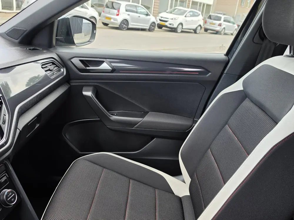 Volkswagen T-ROC 1.5 TSI Sport Business R uit 2019, foto 14