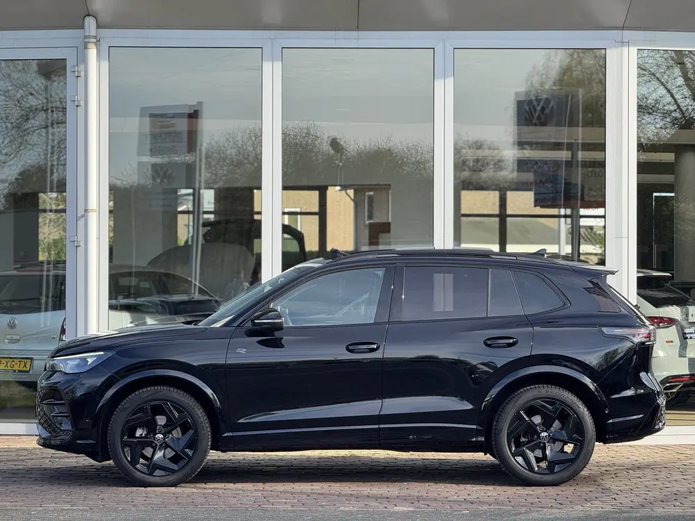 Volkswagen Tiguan 1.5 eTSI R-Line Edition | 360 camera | M uit 2024, foto 11