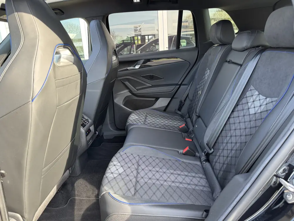 Volkswagen Tiguan 1.5 eTSI R-Line Edition | 360 camera | M uit 2024, foto 16