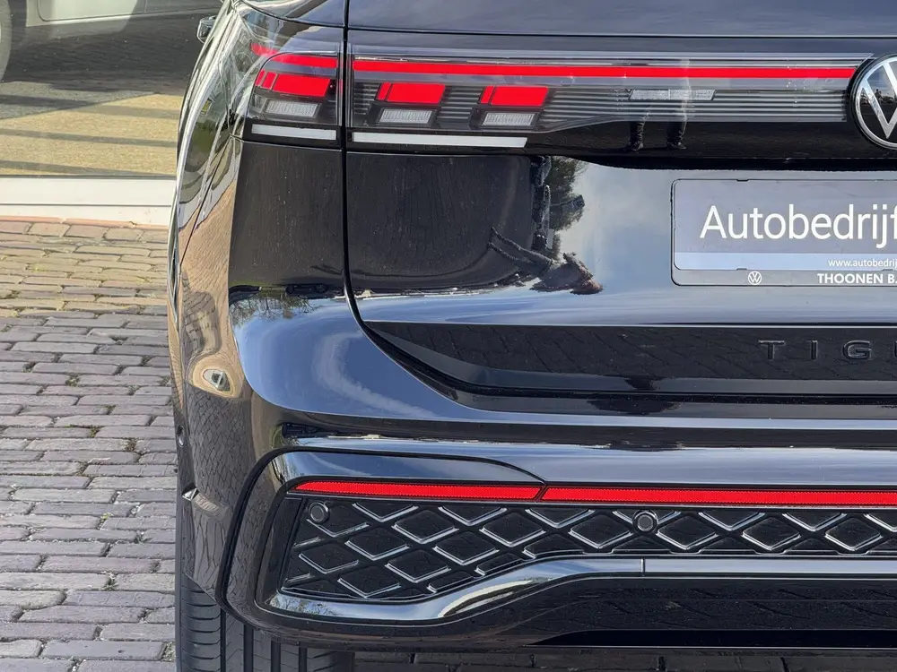 Volkswagen Tiguan 1.5 eTSI R-Line Edition | 360 camera | M uit 2024, foto 9