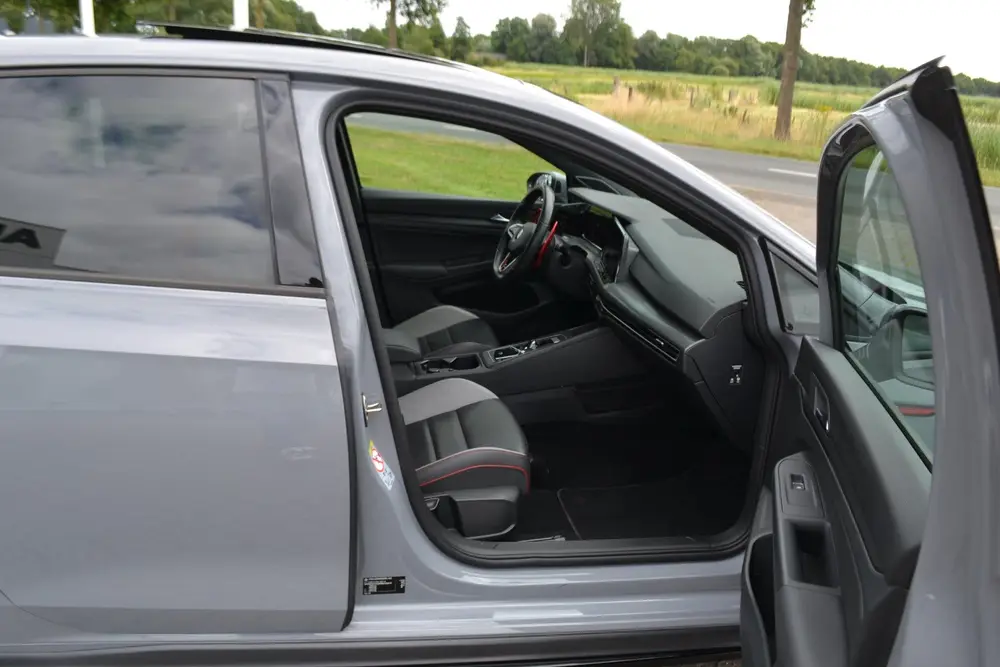 Volkswagen Golf 2.0 TSI GTI Panaoramdak | Virtual Cockpit | uit 2021, foto 10