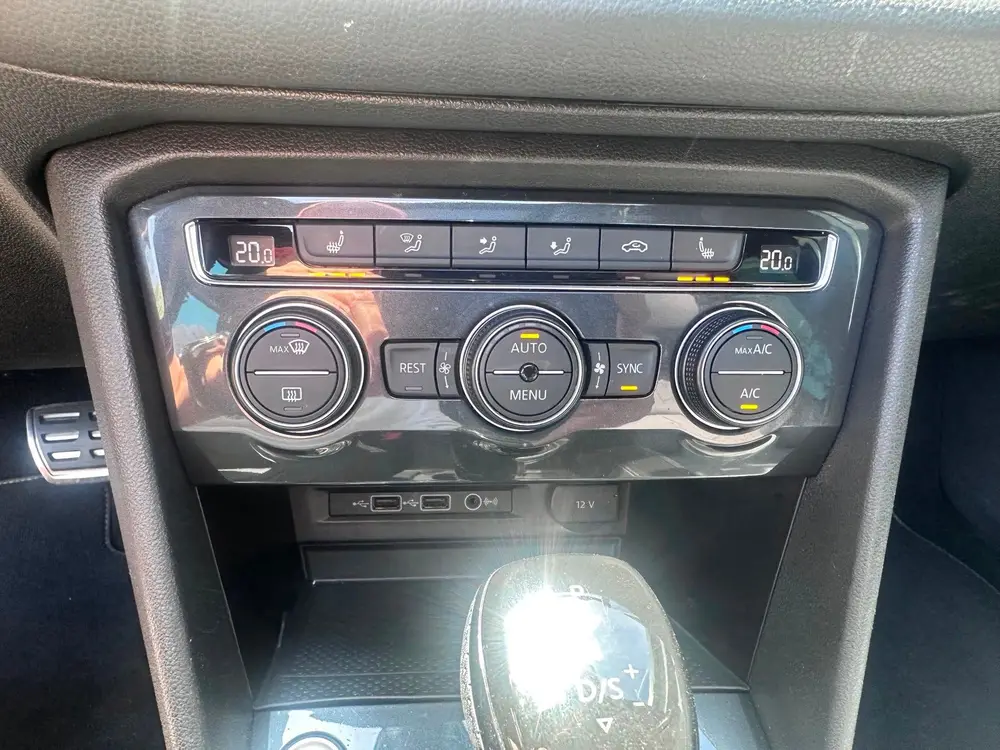 Volkswagen Tiguan 2.0 TSI 4Motion R-Line Highline / PANO / 3 uit 2020, foto 12