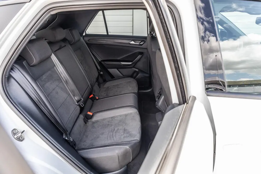 Volkswagen T-Roc 1.5 TSI 150pk DSG R-Line | Trekhaak | Stoel uit 2023, foto 15