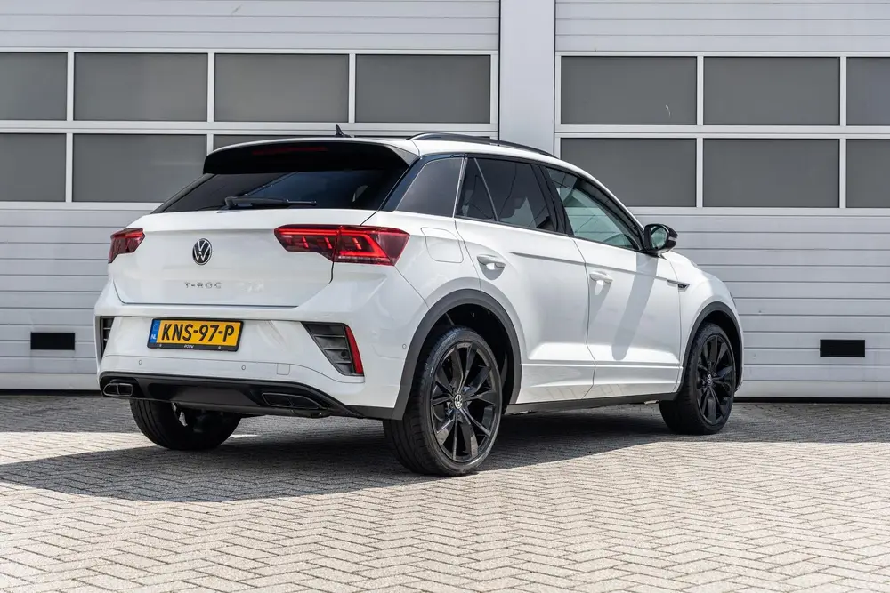 Volkswagen T-Roc 1.5 TSI 150pk DSG R-Line | Trekhaak | Stoel uit 2023, foto 2