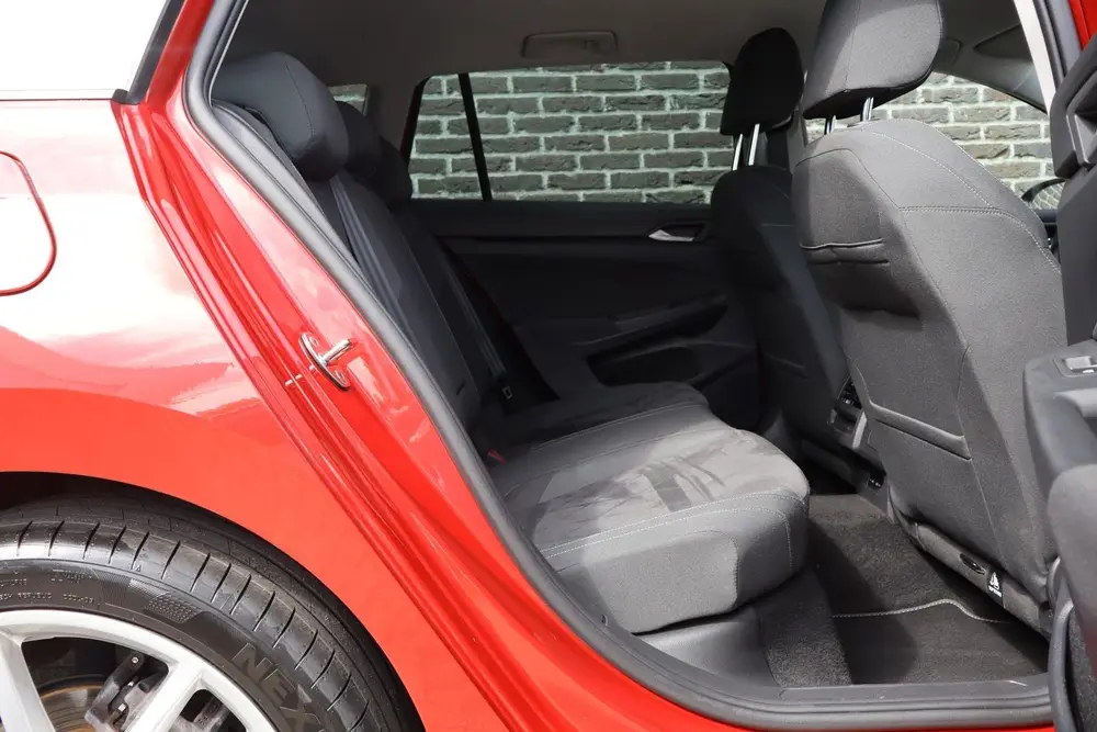 Volkswagen Golf Variant 1.0 eTSI 110pk DSG Life | Navigatie uit 2022, foto 16
