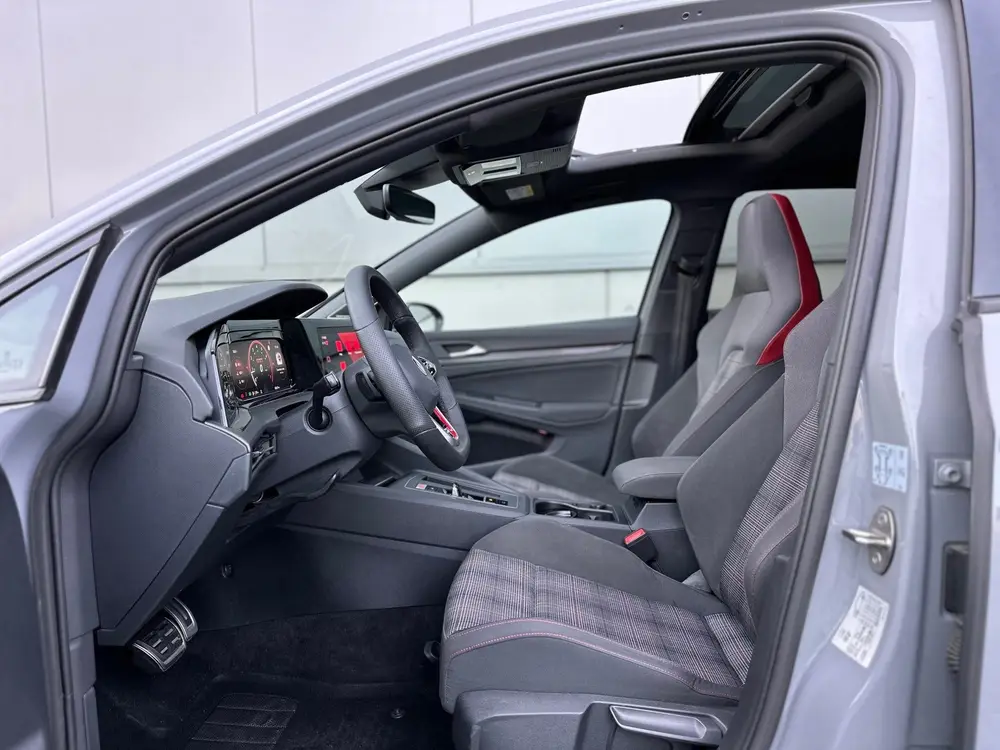 Volkswagen Golf 2.0 TSI GTI HUD IQ-Light 19" Pano uit 2020, foto 16