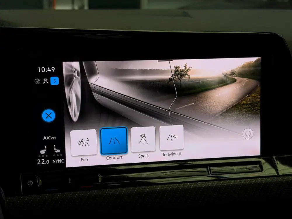 Volkswagen Golf Variant 1.5 eTSI 3x R-Line CarPlay Panorama uit 2023, foto 16