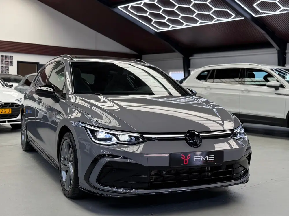 Volkswagen Golf Variant 1.5 eTSI 3x R-Line CarPlay Panorama uit 2023, foto 6