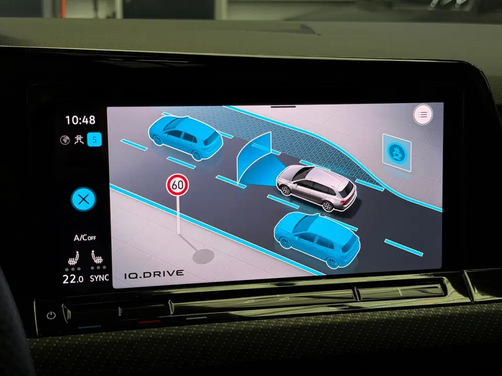 Volkswagen Golf Variant 1.5 eTSI 3x R-Line CarPlay Panorama uit 2023, foto 9
