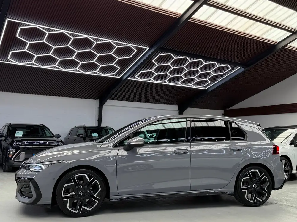 Volkswagen Golf 1.5 TSI 3x R-Line Facelift CarPlay Camera uit 2025, foto 15