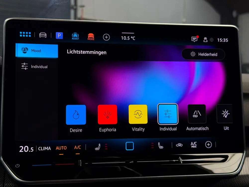 Volkswagen Golf 1.5 TSI 3x R-Line Facelift CarPlay Camera uit 2025, foto 16