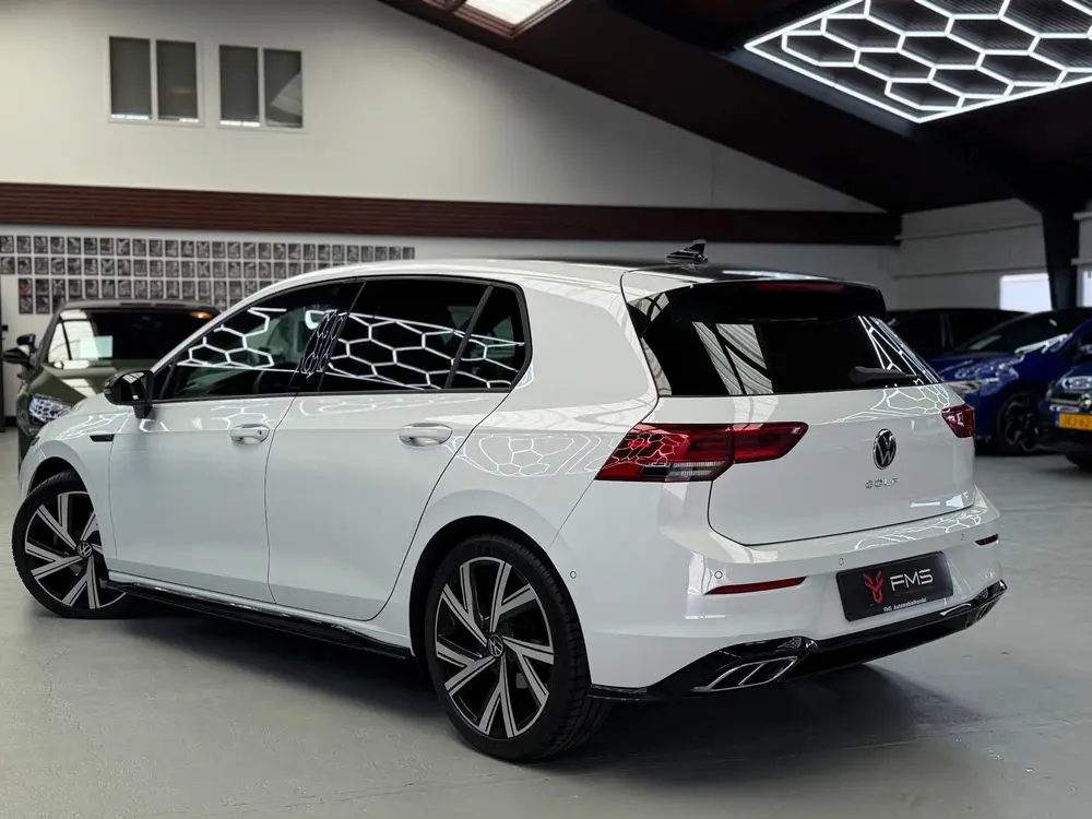 Volkswagen Golf 1.5 eTSI 3x R-Line CarPlay Camera uit 2021, foto 2