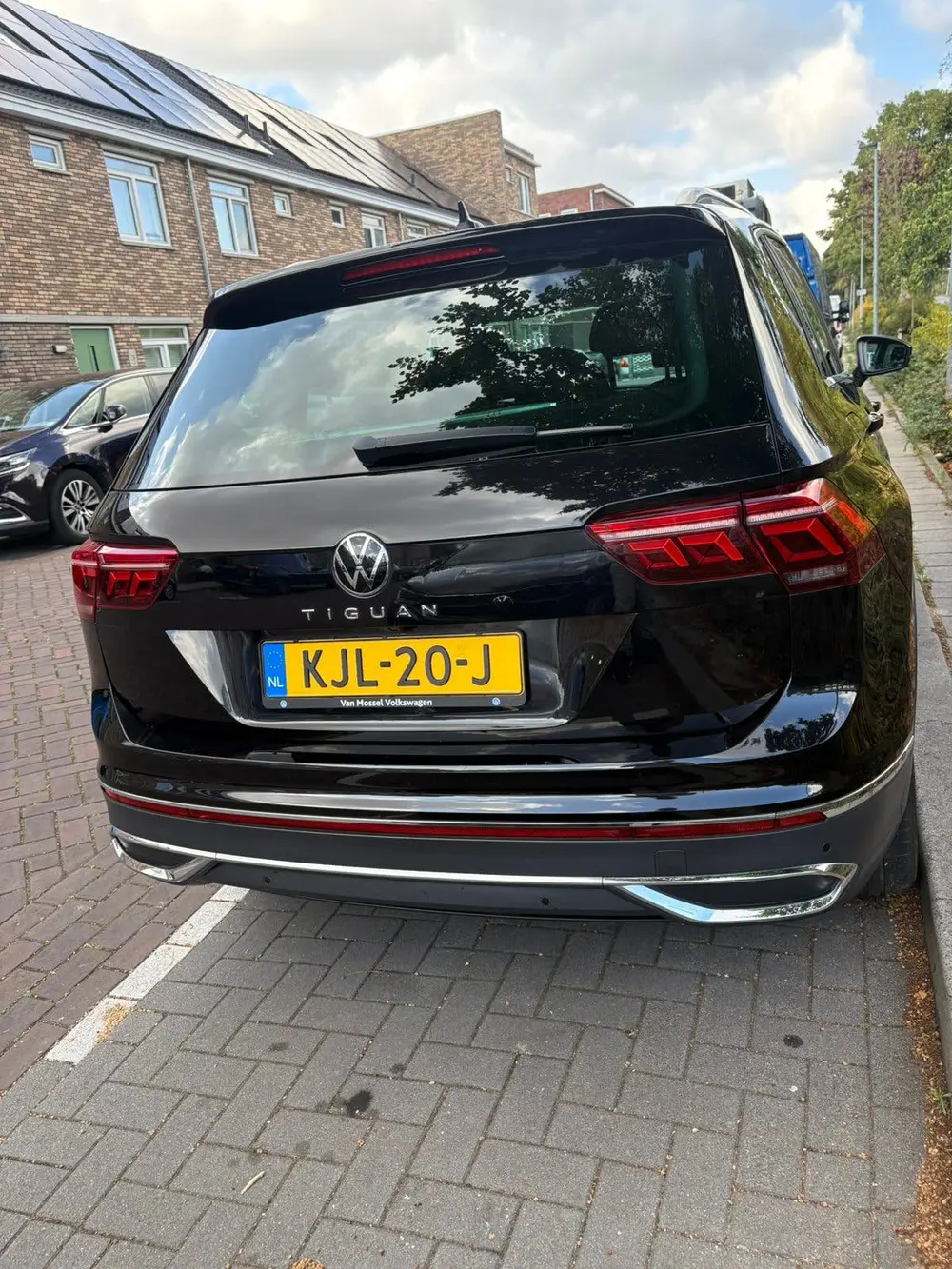 Volkswagen Tiguan 1.5 TSI 150pk 2021 Zwart iQ.light uit 2021, foto 11