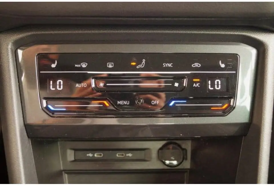 Volkswagen Tiguan 1.5 TSI 150pk 2021 Zwart iQ.light uit 2021, foto 19