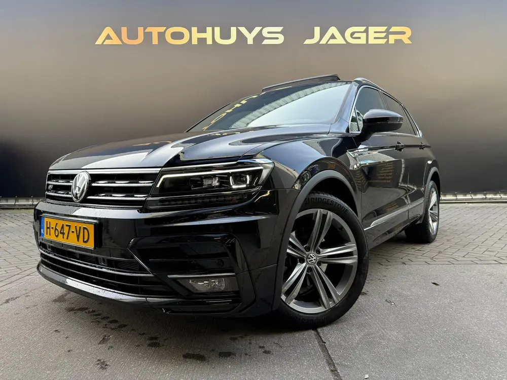 Volkswagen Tiguan 1.5 TSI ACT Highline Business R Pano Massa uit 2020