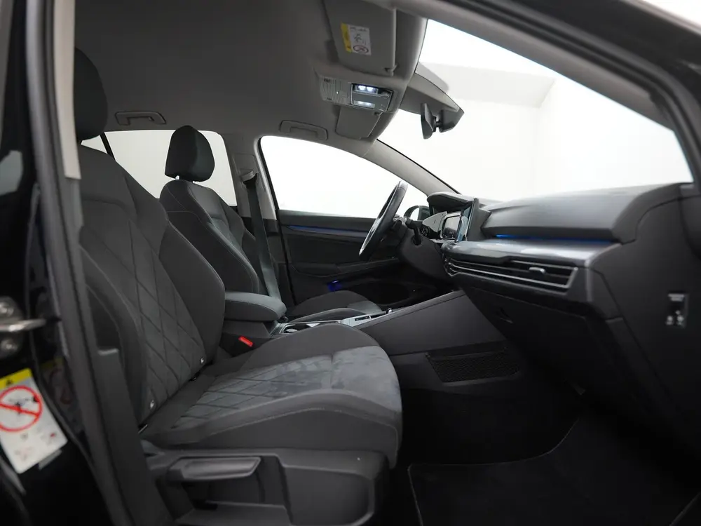 Volkswagen Golf 1.4 eHybrid Style | Camera | Stoel & Stuurve uit 2021, foto 3