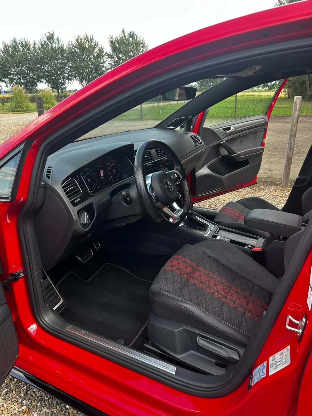 Volkswagen Golf VII Golf GTI TCR 2.0 TSI 290pk 7-DSG 2020 AKRA uit 2020, foto 9