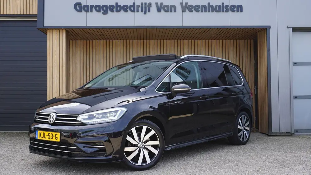Volkswagen Touran 1.5 TSI 150pk R-Line & Highline 7-Zits Pan uit 2019
