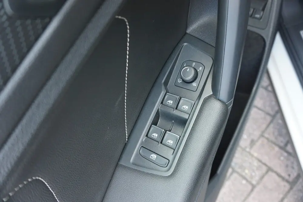 Volkswagen Tiguan 1.4 TSI eHybrid R-Line Business+ Trekhaak uit 2022, foto 9