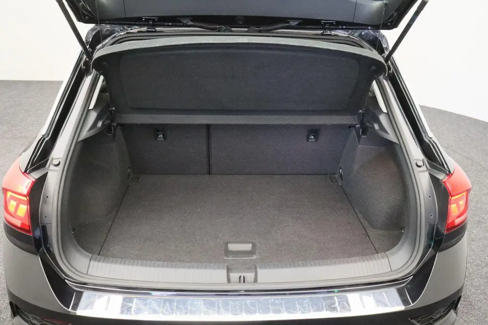 Volkswagen T-Roc 1.5 TSI 2019 | Airco | Trekhaak | Navigatie uit 2019, foto 18