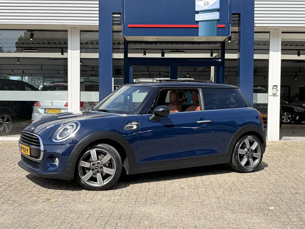Mini 3-Deurs 1.5 Cooper 60 Years Edition / Automaat / NL-Aut uit 2019, foto 2