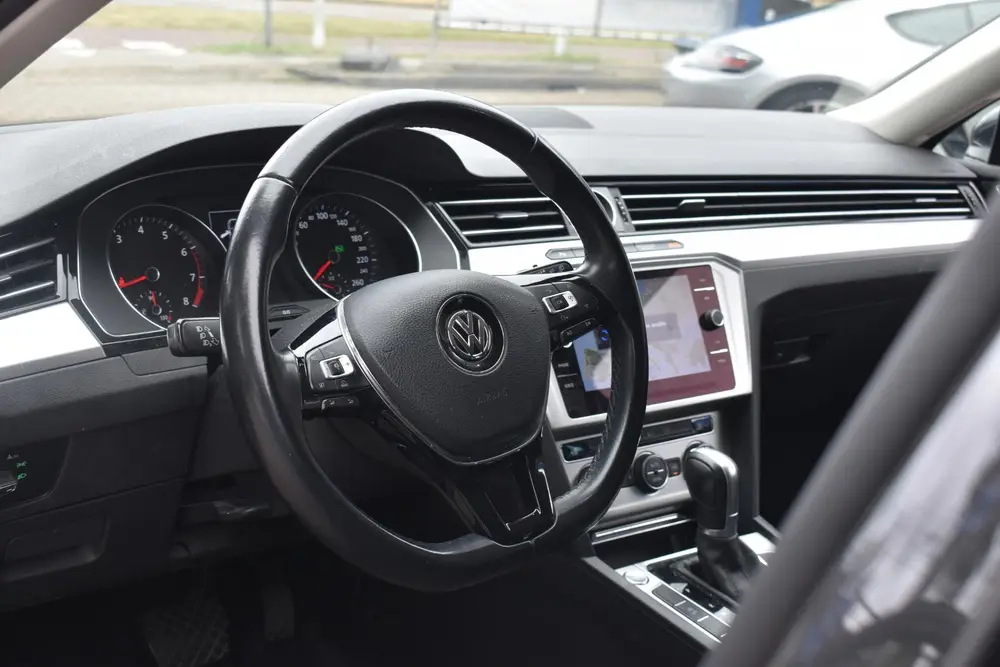 Volkswagen Passat Variant 1.4 TSI Comfortline Business Autom uit 2019, foto 2