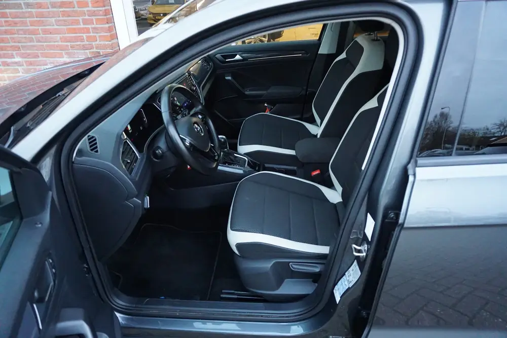 Volkswagen T-Roc 1.5 TSI DSG Sport Trekhaak | Digital dashbo uit 2019, foto 5