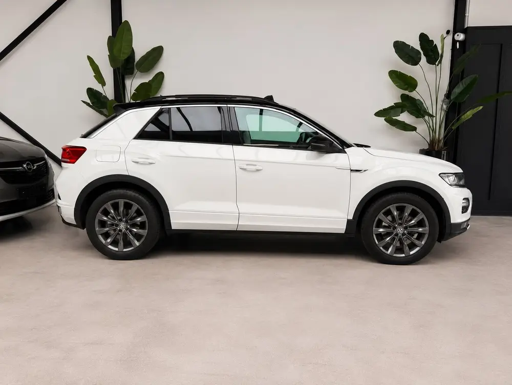 Volkswagen T-Roc 1.5 TSI DSG R-LINE 150PK PANO|SIDE ASSIST uit 2019, foto 5