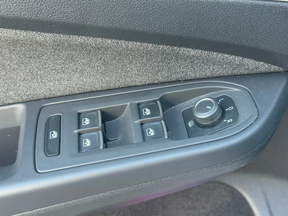 Volkswagen Golf 1.5 eTSI Move Airco Cruise Lmv Camera Vele o uit 2024, foto 2
