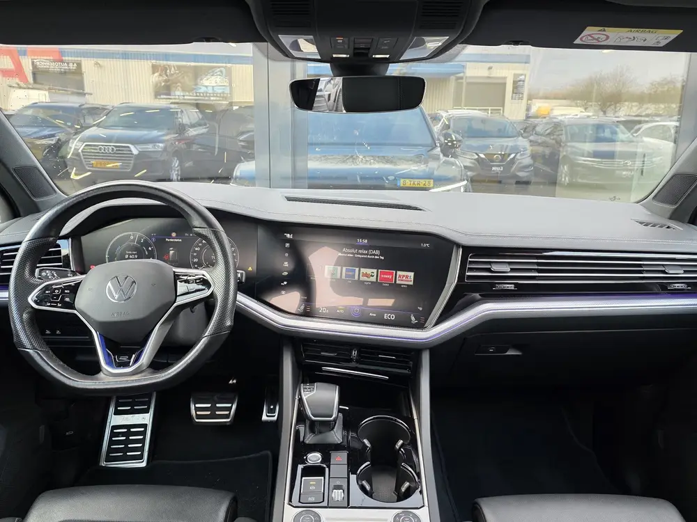Volkswagen Touareg 3.0 TSi 4MOTION R + PANO DAK + LED + TREK uit 2020, foto 13