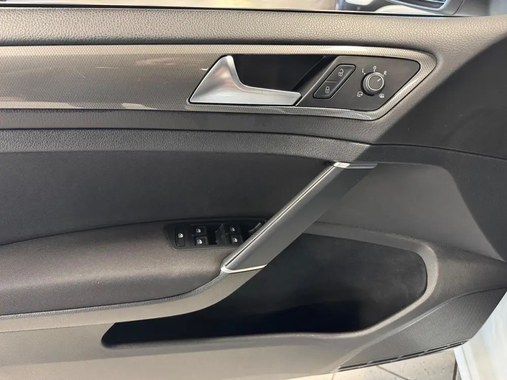 Volkswagen Golf 1.0 TSI Comfortline 85 KW 6 bak Navigatie Cr uit 2020, foto 15