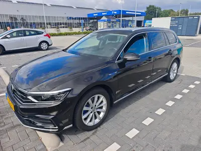 Volkswagen Passat Variant Passat 1.4 TSI Phev 218pk 6-DSG 2020 Bruin uit 2020
