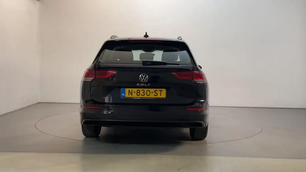 Volkswagen Golf Variant 1.0 TSI 110pk Life Sfeerverlichting uit 2022, foto 10