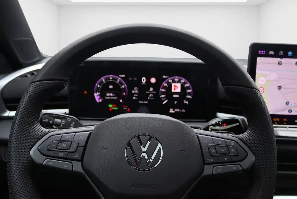 Volkswagen T-Roc 1.5 eTSI R-Line Black Style 150PK | Pano | uit 2026, foto 18