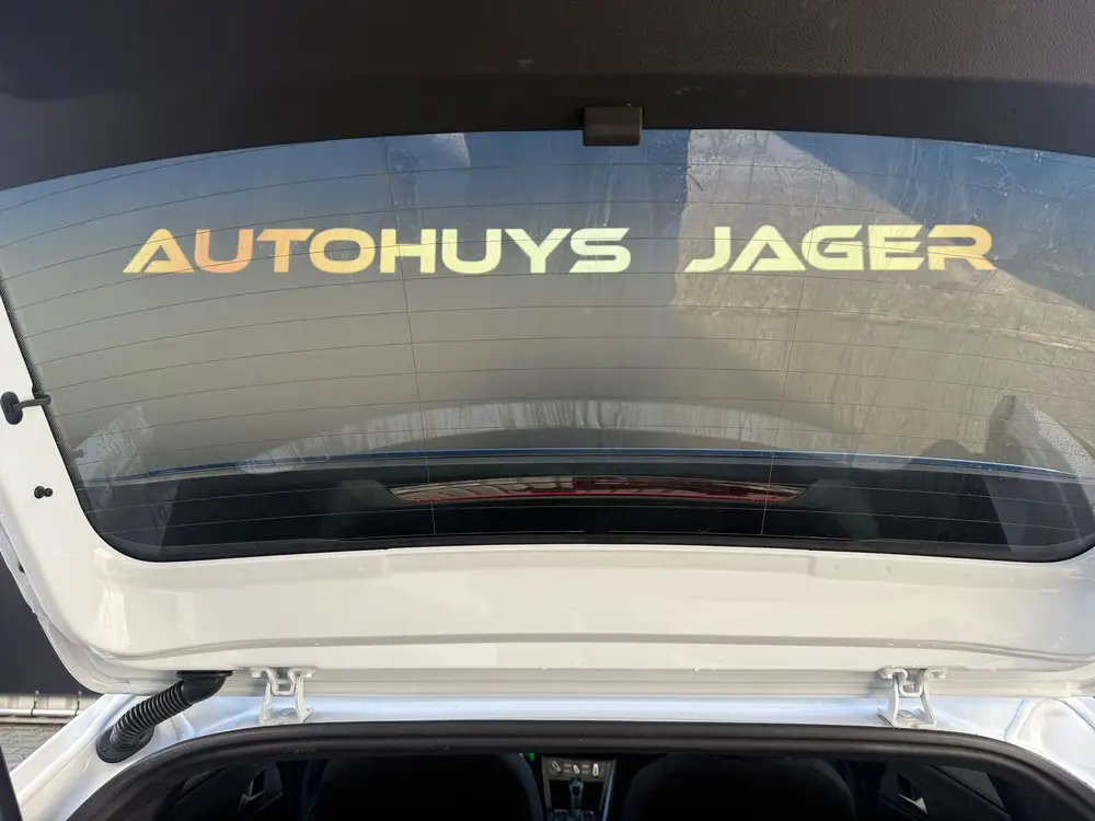 Volkswagen Taigo 1.5 TSI R-Line Business Pano Carplay Camera uit 2022, foto 14