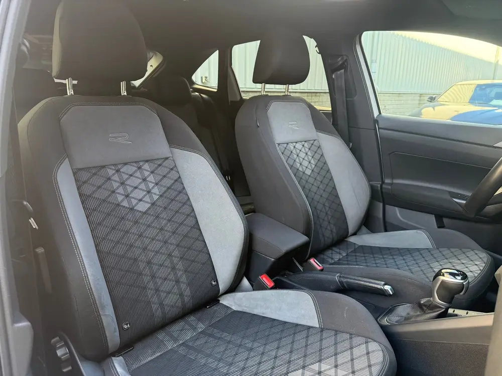 Volkswagen Taigo 1.5 TSI R-Line Business Pano Carplay Camera uit 2022, foto 18