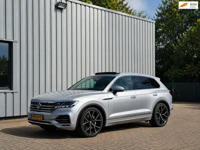 Volkswagen Touareg 3.0 TSI eHybrid | Massage | MatrixLED | T uit 2021