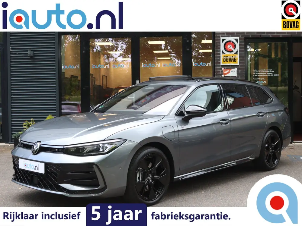 Volkswagen Passat Variant 1.5 eHybrid 272PK R-Line Black Sty uit 2025