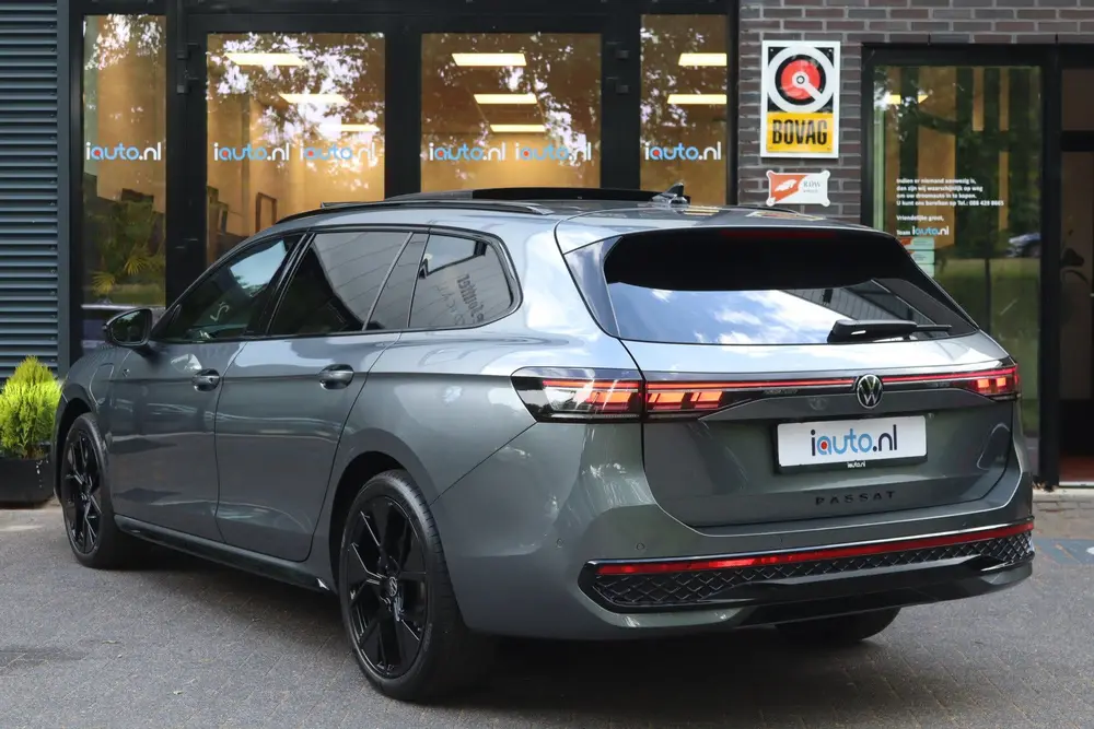 Volkswagen Passat Variant 1.5 eHybrid 272PK R-Line Black Sty uit 2025, foto 6