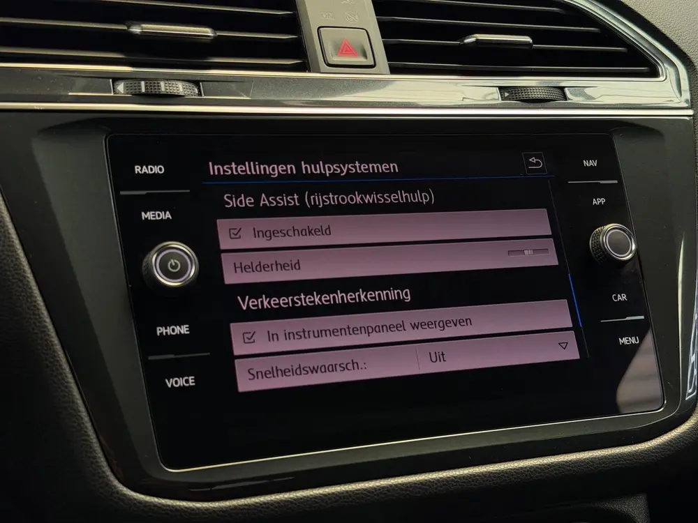 Volkswagen Tiguan Allspace 1.5 TSI R-Line CarPlay Camera 7p. uit 2020, foto 19