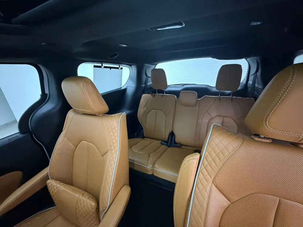 Chrysler Pacifica 3.6 V6 Hybride Pinnacle (bj 2023) uit 2023, foto 7