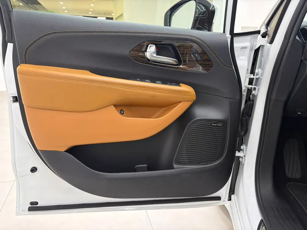 Chrysler Grand Voyager Pacifica 3.6 V6 Hybride Pinnacle uit 2023, foto 14