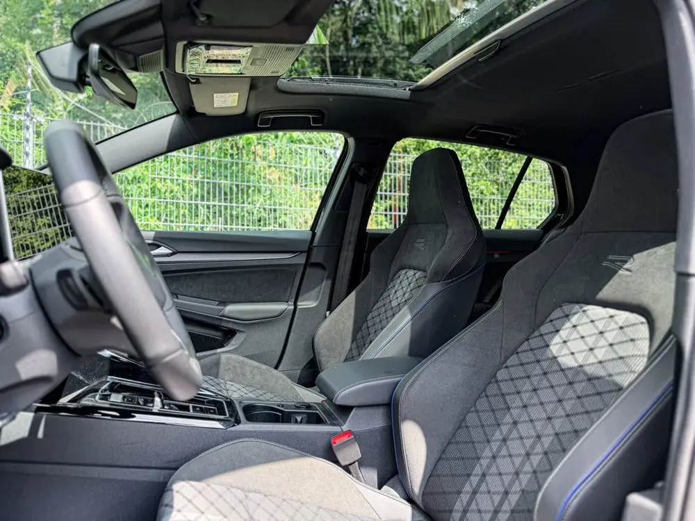 Volkswagen Golf 8.5 1.5 eTSI R-Line PANO | HUD | IQ LED uit 2025, foto 16