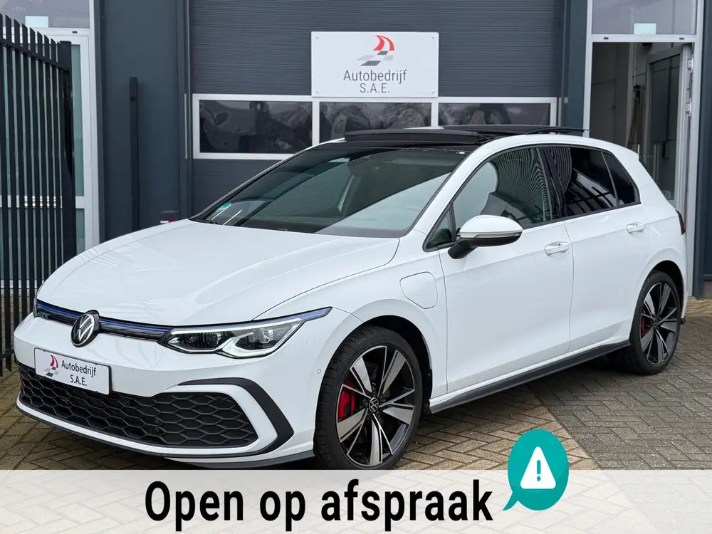 Volkswagen Golf 1.4 eHybrid GTE 245 pk IQ LIGHT PANO HUD SFE uit 2020